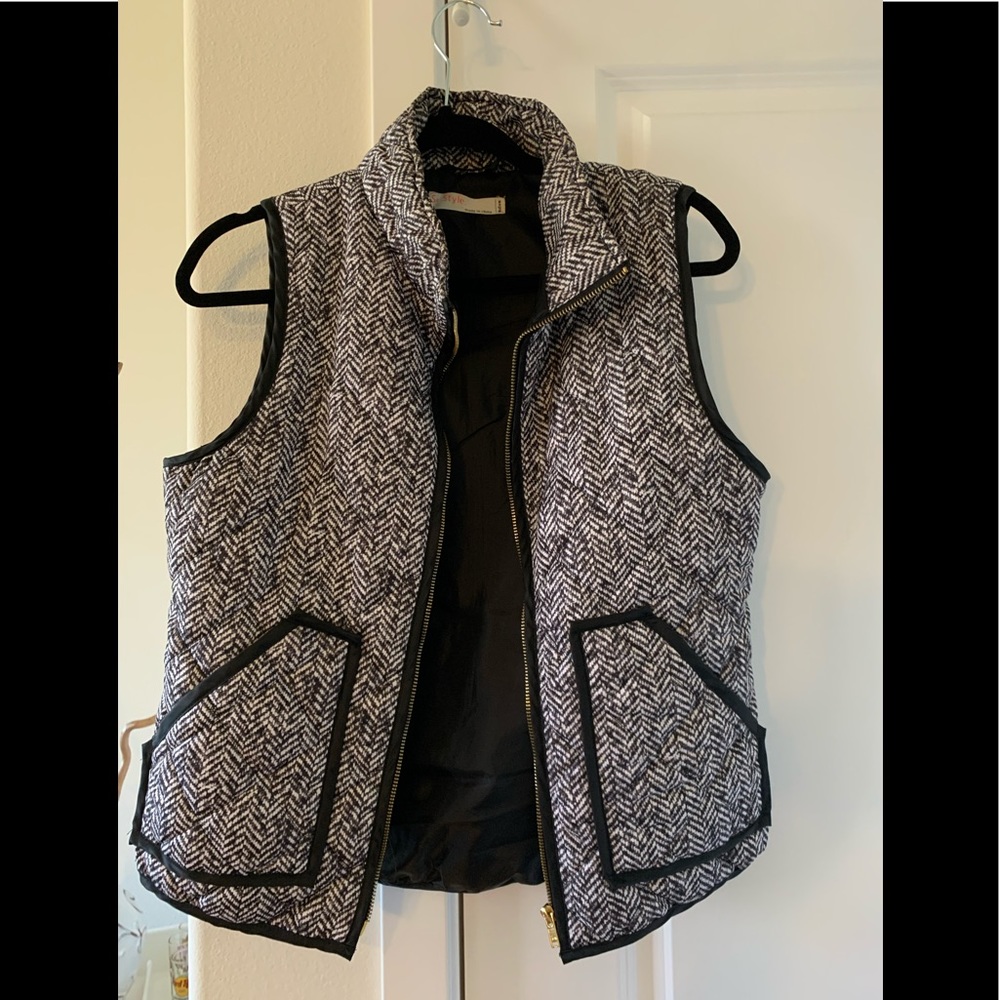 Medium lightweight herringbone vest
